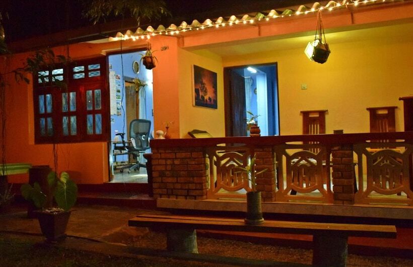 Hotel Elephant Lovers Inn