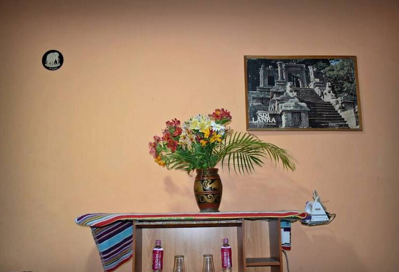 Hotel Elephant Lovers Inn