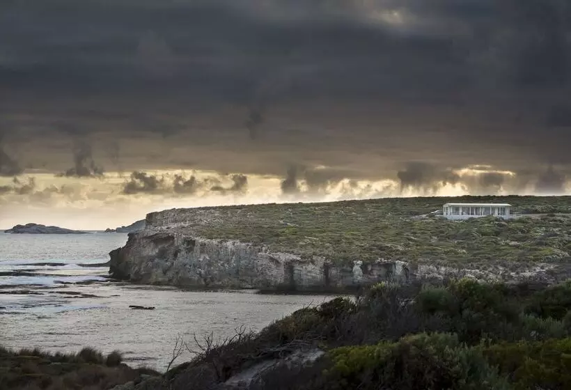 Hotelli Hanson Bay Wildlife Sanctuary And Cabins