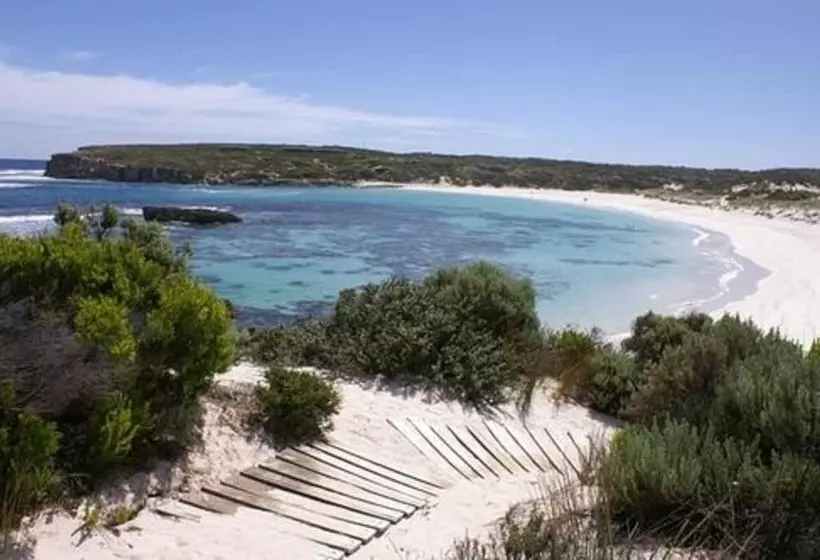 Hotelli Hanson Bay Wildlife Sanctuary And Cabins