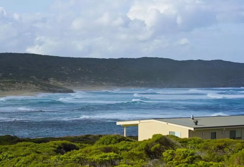 Hotelli Hanson Bay Wildlife Sanctuary And Cabins