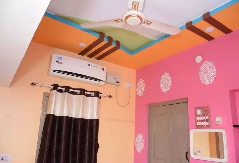 ホテル Iroomz Like Homestay