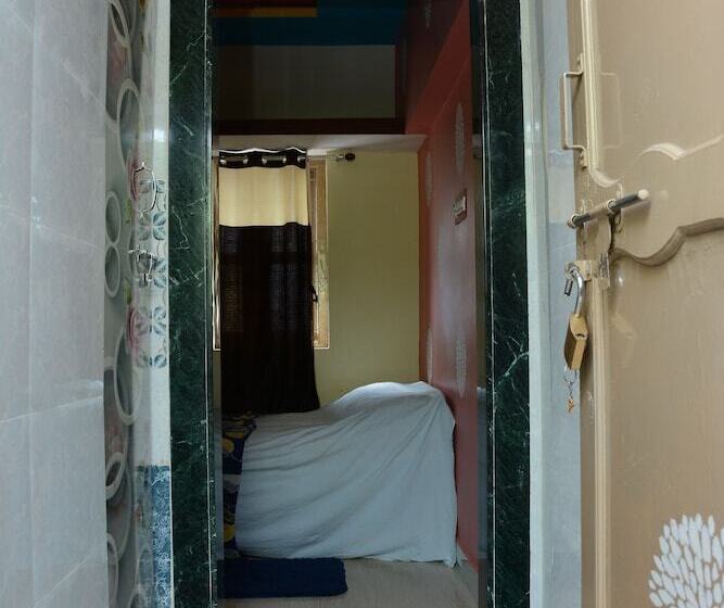 בית מלון כפרי Iroomz Like Homestay