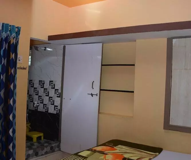 ホテル Iroomz Like Homestay
