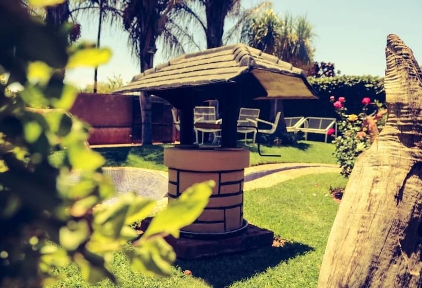 هتل Padandaro Guest House