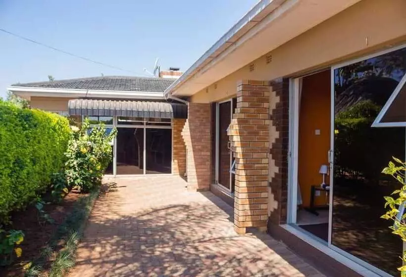 هتل Padandaro Guest House