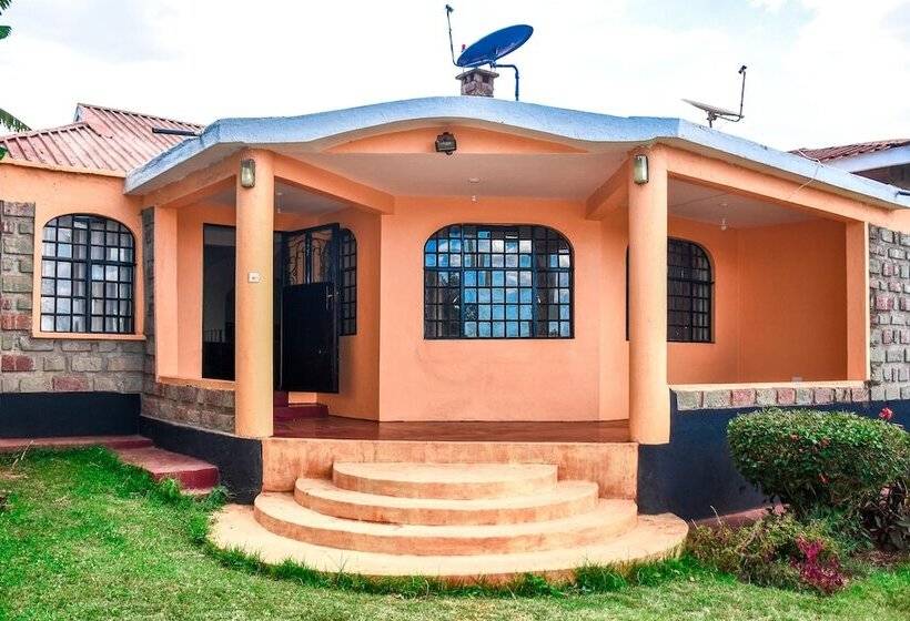 هتل Aztuni Home Kitale