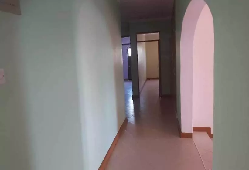 هتل Aztuni Home Kitale
