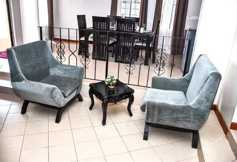 هتل Aztuni Home Kitale