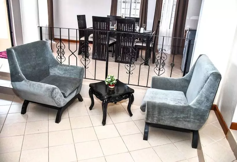 هتل Aztuni Home Kitale