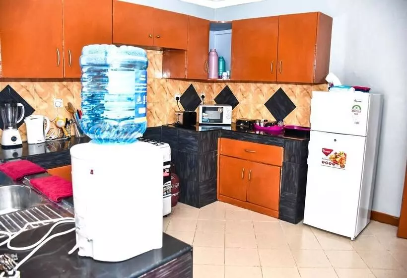 هتل Aztuni Home Kitale