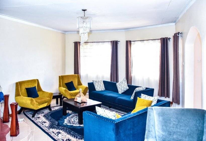 هتل Aztuni Home Kitale