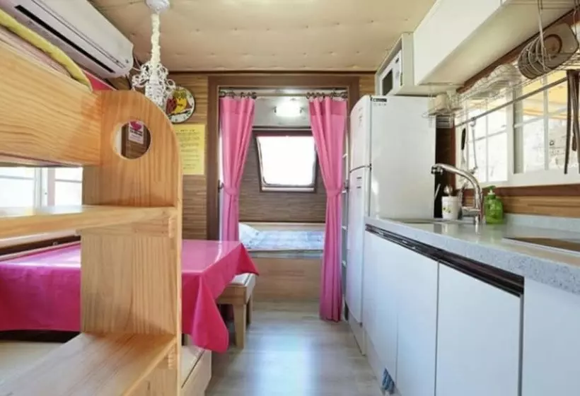 هتل Chuncheon Dabol Pension