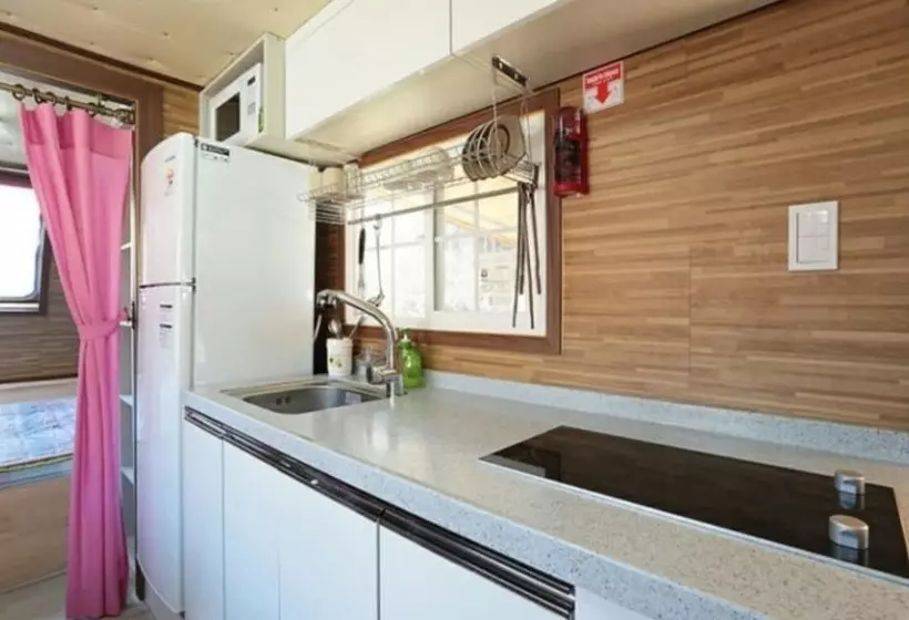 هتل Chuncheon Dabol Pension