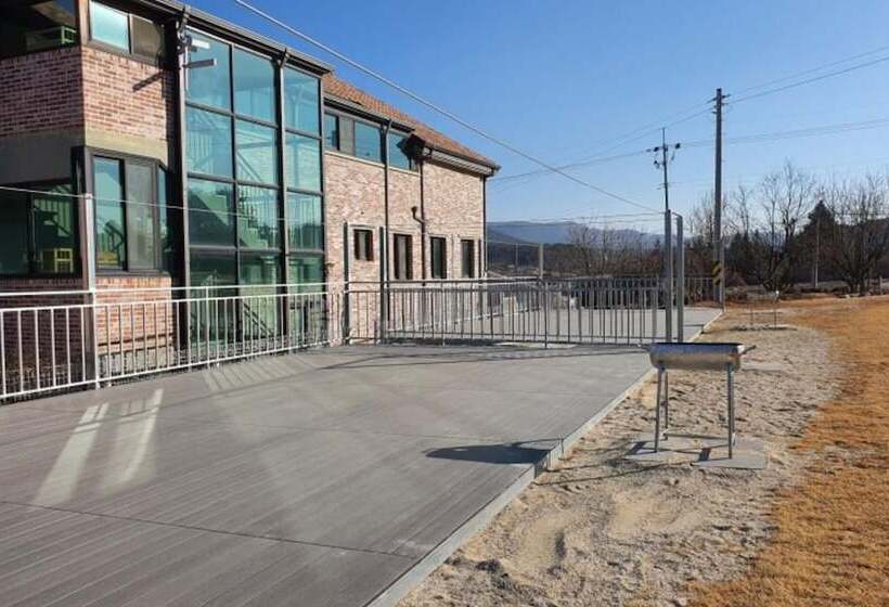 בית מלון כפרי Iksan Haneulsup Pension