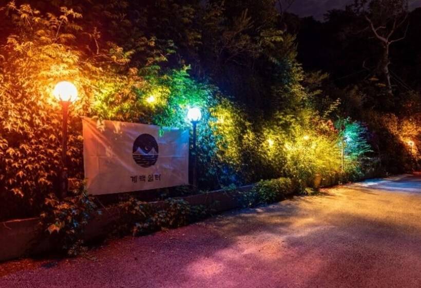 호텔 Nonsan Gyebaek Shuimtoe Camping Pension