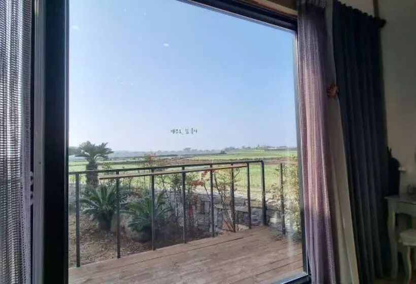 ホテル Seogwipo The Joen House Pension