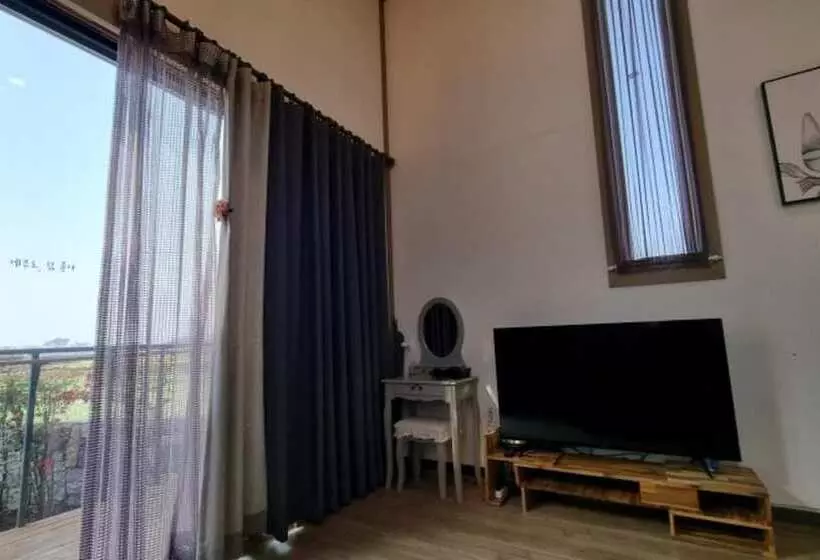 ホテル Seogwipo The Joen House Pension