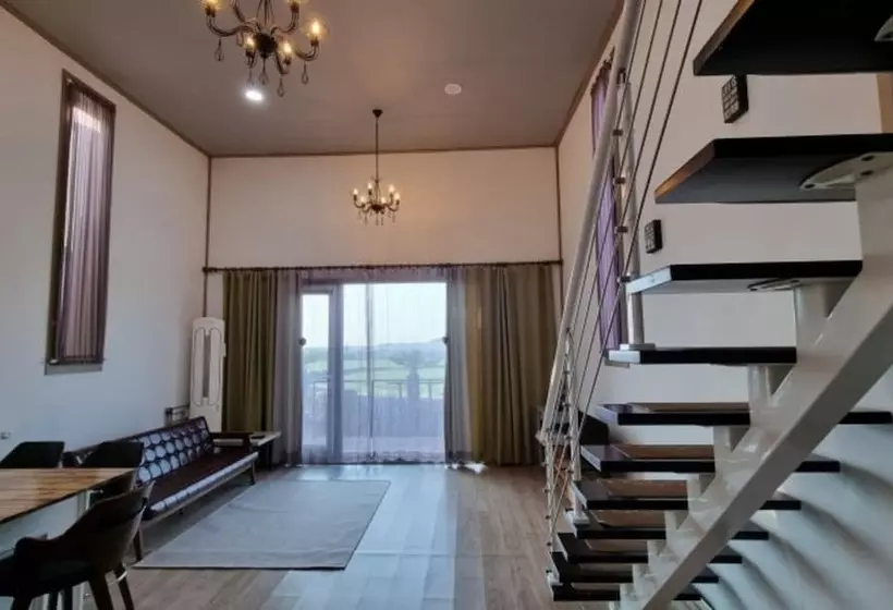 ホテル Seogwipo The Joen House Pension