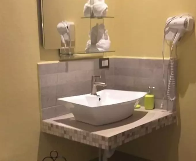 هتل Tropical Suites & Villas