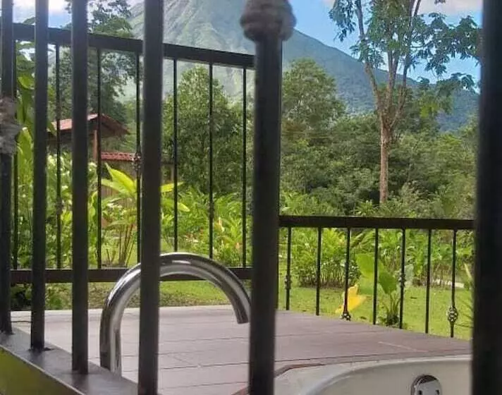 هتل Tropical Suites & Villas