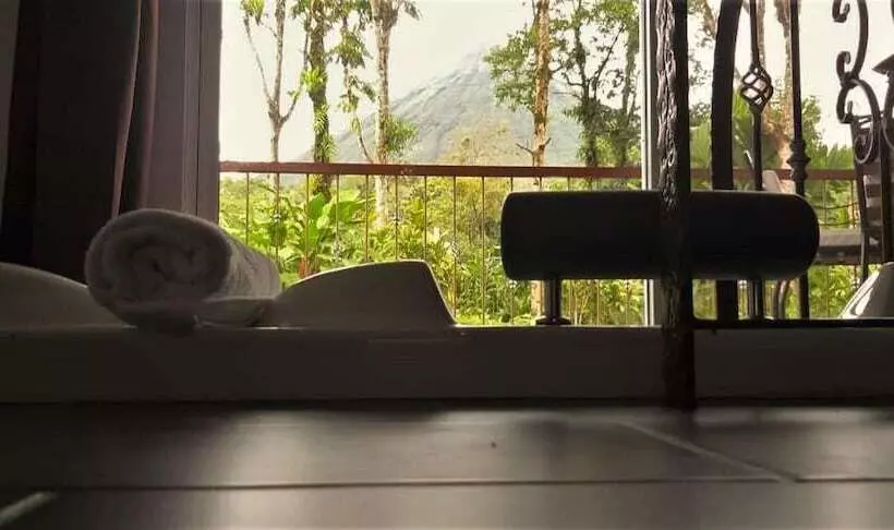 هتل Tropical Suites & Villas