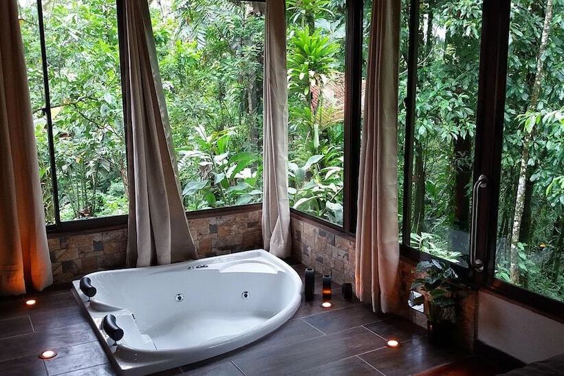 בית מלון כפרי Tropical Suites & Villas