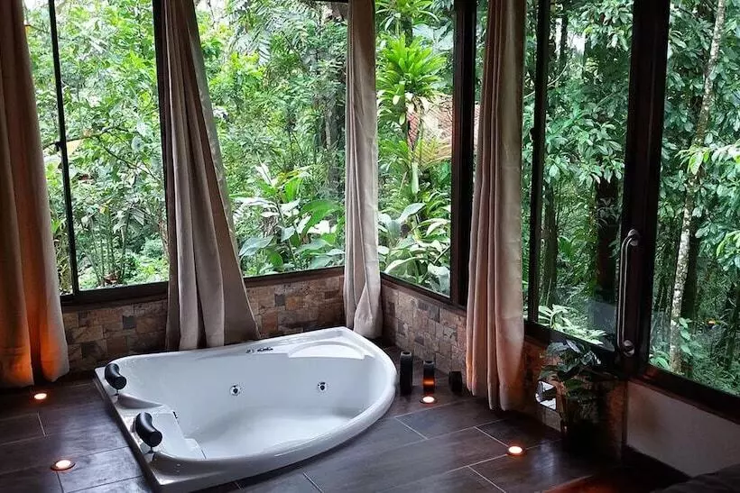 هتل Tropical Suites & Villas