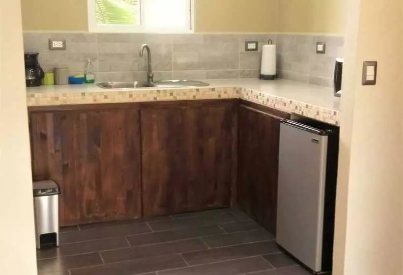 هتل Tropical Suites & Villas