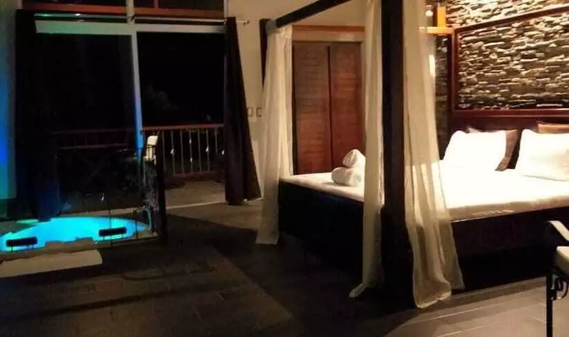 هتل Tropical Suites & Villas