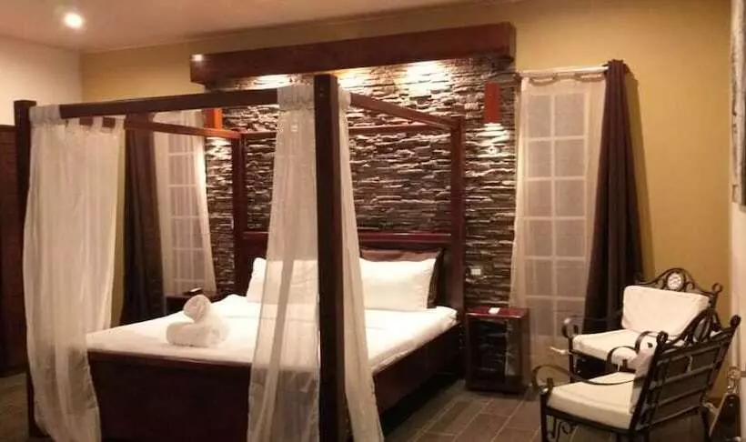 هتل Tropical Suites & Villas