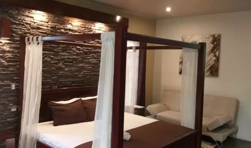 هتل Tropical Suites & Villas