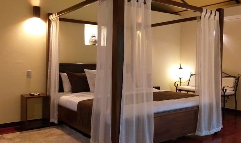 בית מלון כפרי Tropical Suites & Villas