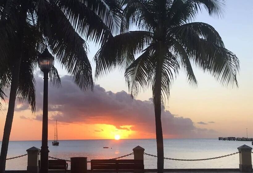 هتل Victoria House