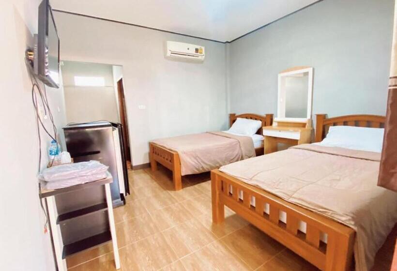 مُتل โรงแรม Mt Homestay