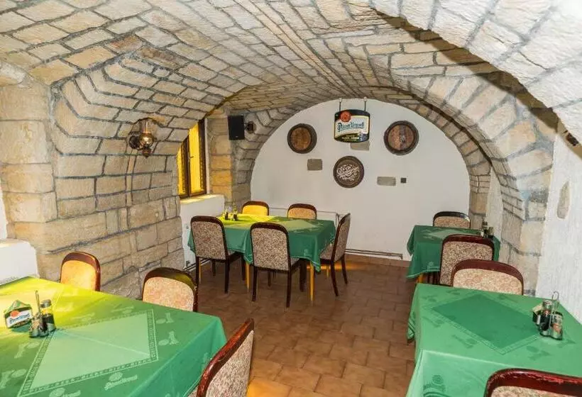 Majatalo Penzion Dřevák