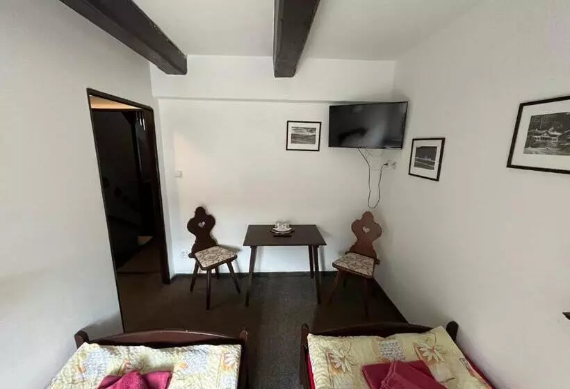 Majatalo Penzion Dřevák