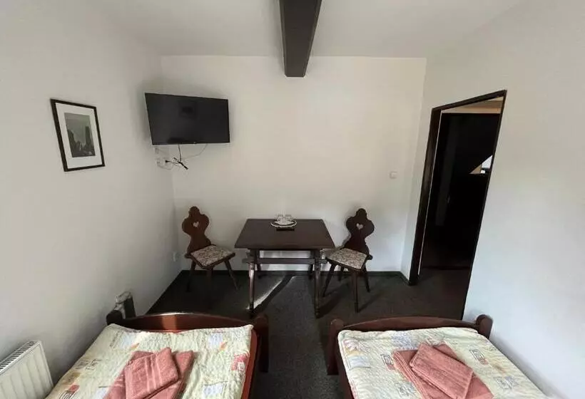 Majatalo Penzion Dřevák