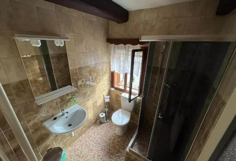 Majatalo Penzion Dřevák