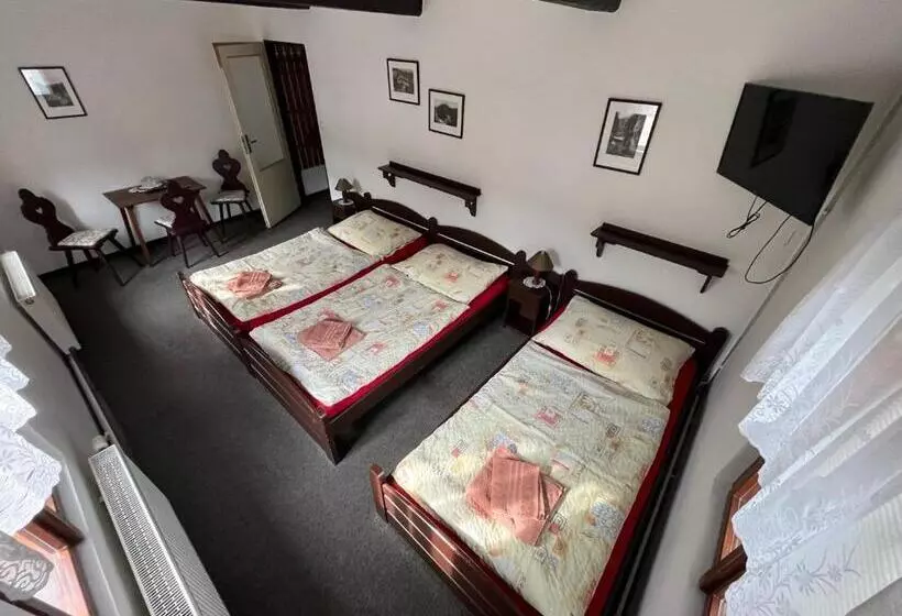 Majatalo Penzion Dřevák