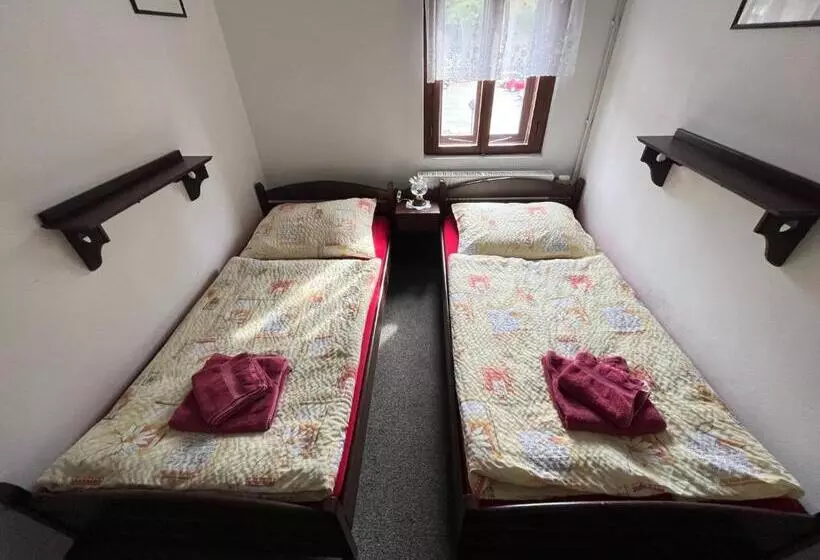 Majatalo Penzion Dřevák