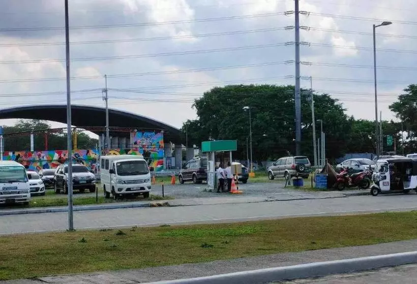 Unit 1005 Tower B Cool Suites At Wind Residences