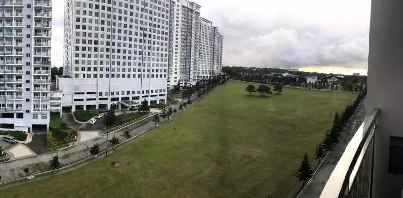 Unit 1005 Tower B Cool Suites At Wind Residences