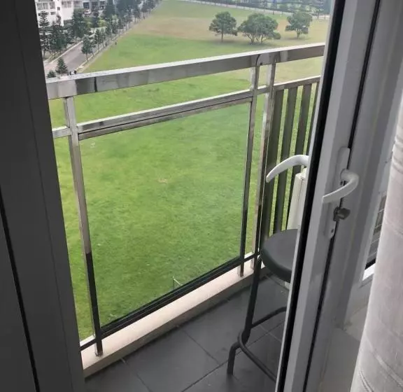 Unit 1005 Tower B Cool Suites At Wind Residences