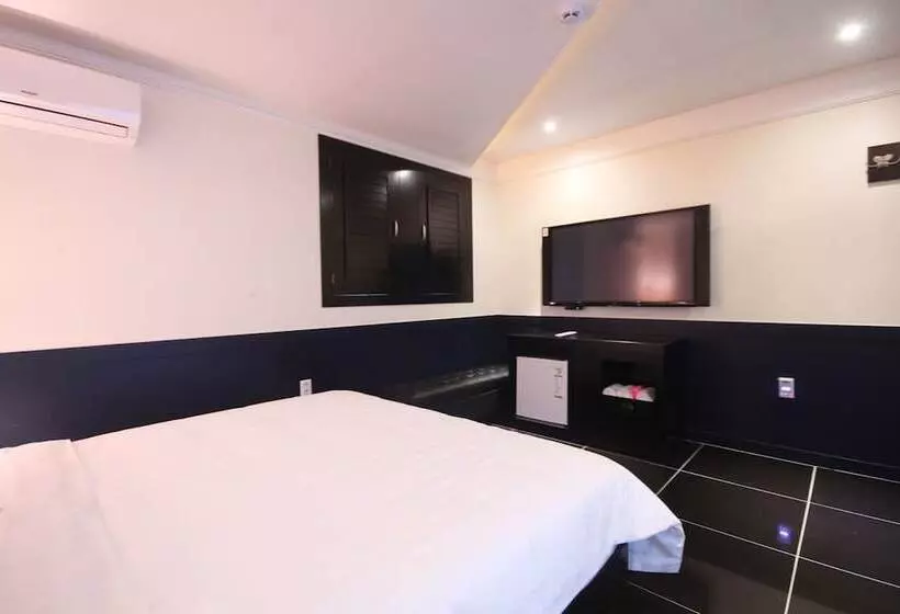 Gimje Q Drive Self Check In Motel