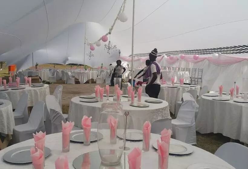 هتل Beatrice Lodges And Conference Centre