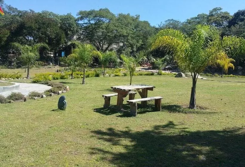 هتل Beatrice Lodges And Conference Centre