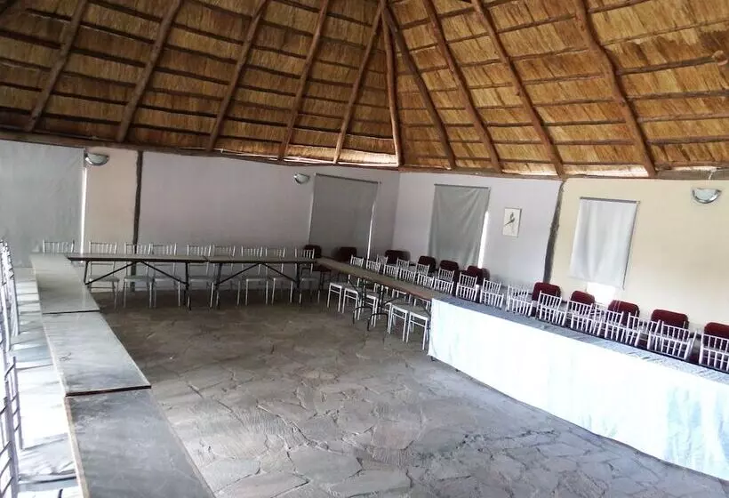 هتل Beatrice Lodges And Conference Centre