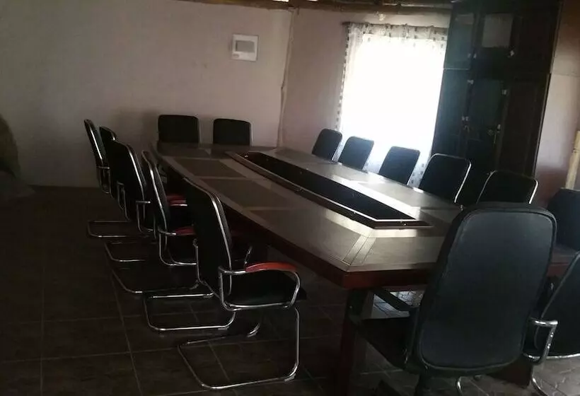 هتل Beatrice Lodges And Conference Centre