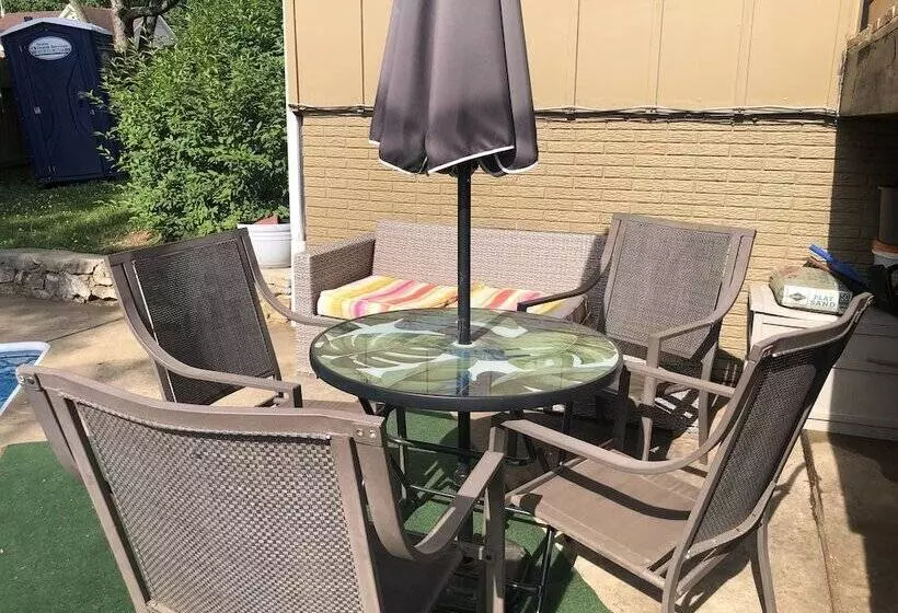 Hotelli Becky & Marvels 420 Stay   Private Room